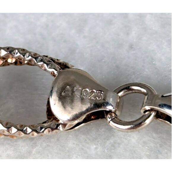 SS chain bracelet 63/4" lobster clasp textured ovals links and connector  NWT - Picture 4 of 7